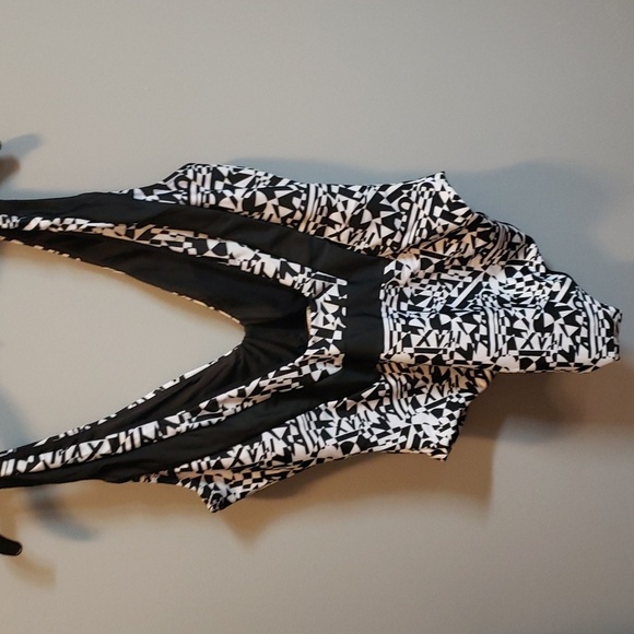 Sunproof by Weatherproof NWT Black and White Tank Swimsuit - Picture 4 of 7